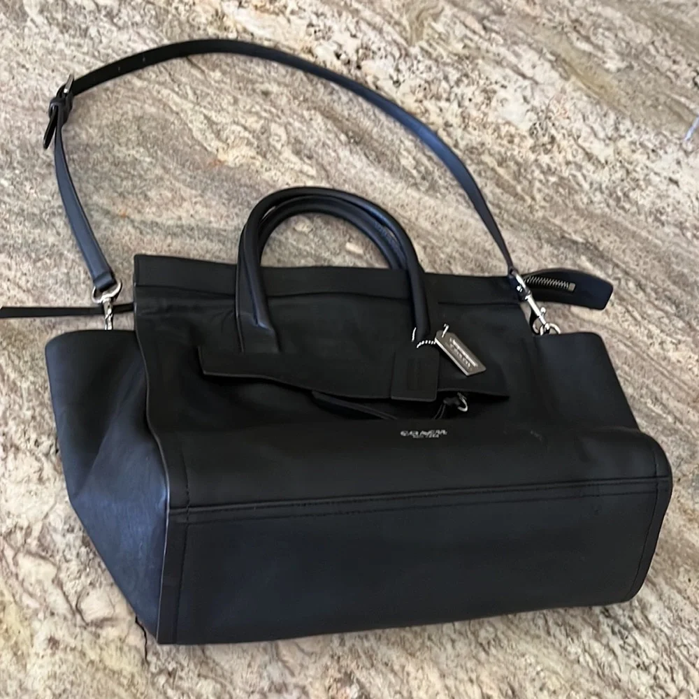 ❌SOLD❌COACH Bleeker Riley saffiano large black leather purse, 30149, EUC - Picture 8 of 15